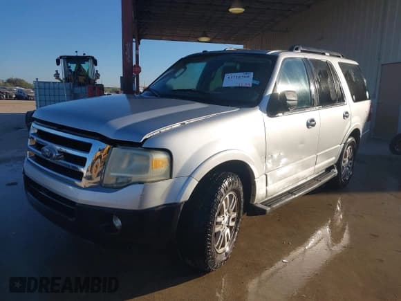 ✅ 2011 Ford Expedition XLT • VIN: 1FMJU1H51BEF20868 • Lot: 43716360. Listed on IAAI with 195,311 mi. Free auction sales archive from the USA and detailed vehicle history report at DreamBid. Image 2.