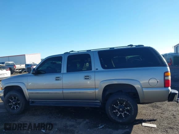 ✅ 2001 Chevrolet Suburban LT • VIN: 3GNGK26U91G242031 • Lot: 43443727. Listed on IAAI with Not provided. Free auction sales archive from the USA and detailed vehicle history report at DreamBid. Image 15.