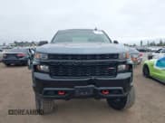 ✅ 2019 Chevrolet Silverado 1500 Custom Trail Boss • VIN: 1GCPYCEH8KZ381795 • Lot: 43172616. Wystawiony na IAAI z przebiegiem 39 639 mil. Bezpłatny archiwum sprzedaży aukcyjnych z USA i szczegółowy raport historii pojazdu na DreamBid. Zdjęcie 13.