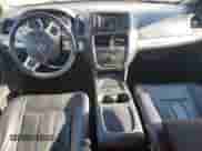 2019 Dodge Grand Caravan GT z VIN 2C4RDGEG2KR647664, wystawiony jako Copart lot #70319365 z przebiegiem 163 528 mil mil oraz Szkoda całkowita • Salvage title. Historia ofert i sprzedaży dostępna na DreamBid. Obrazek 8.