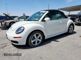 ✅ 2007 Volkswagen Beetle Triple White • VIN: 3VWFF31Y37M411346 • Lot: 58347875. Wystawiony na Copart z przebiegiem 71 363 mil. Bezpłatny archiwum sprzedaży aukcyjnych z USA i szczegółowy raport historii pojazdu na DreamBid. Zdjęcie 1.