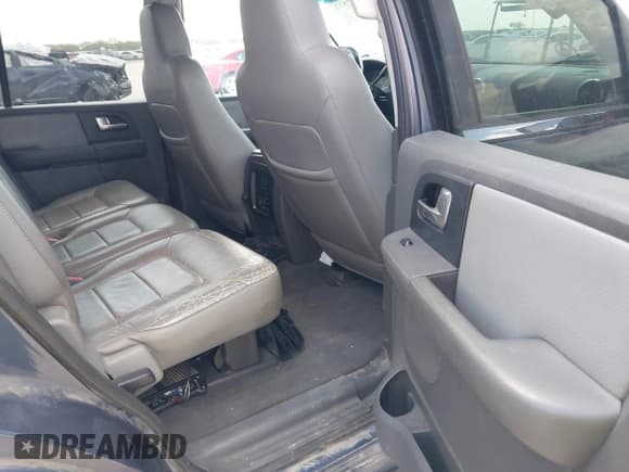 ✅ 2003 Ford Expedition Special Service • VIN: 1FMPU15L33LA83305 • Лот: 42997577. Опубликован ранее на IAAI с пробегом 182 174 миль. Бесплатный доступ к архиву аукционных продаж из США и подробный отчёт об истории автомобиля на DreamBid. Изображение 8.