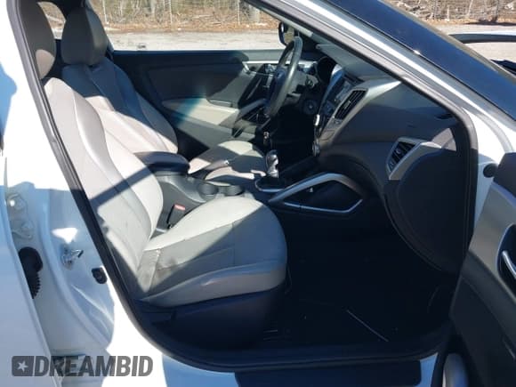 ✅ 2013 Hyundai Veloster w/Black Int • VIN: KMHTC6AD8DU135634 • Lot: 41301184. Listed on IAAI with 156,510 mi. Free auction sales archive from the USA and detailed vehicle history report at DreamBid. Image 5.