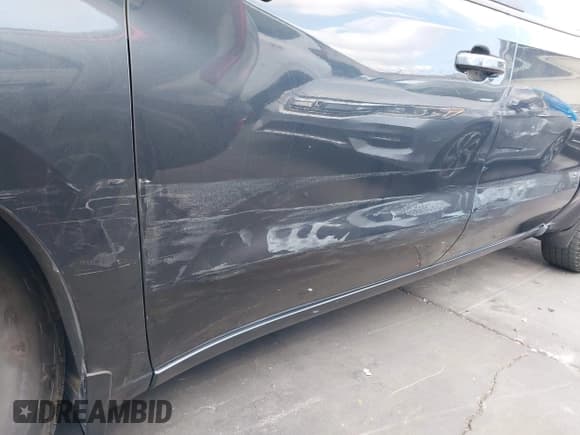 ✅ 2019 Chevrolet Silverado 1500 LT • VIN: 1GCPWCED9KZ420994 • Lot: 43189770. Wystawiony na IAAI z przebiegiem 113 188 mil. Bezpłatny archiwum sprzedaży aukcyjnych z USA i szczegółowy raport historii pojazdu na DreamBid. Zdjęcie 17.