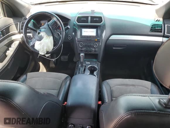 ✅ 2017 Ford Explorer XLT • VIN: 1FM5K8D81HGA05513 • Lot: 58761165. Wystawiony na Copart z przebiegiem 121 729 mil. Bezpłatny archiwum sprzedaży aukcyjnych z USA i szczegółowy raport historii pojazdu na DreamBid. Zdjęcie 8.