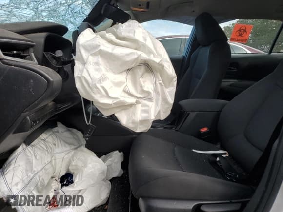 ✅ 2022 Toyota Corolla LE • VIN: 5YFEPMAE4NP375275 • Lot: 86316475. Wystawiony na Copart z przebiegiem 66 844 mil. Bezpłatny archiwum sprzedaży aukcyjnych z USA i szczegółowy raport historii pojazdu na DreamBid. Zdjęcie 7.