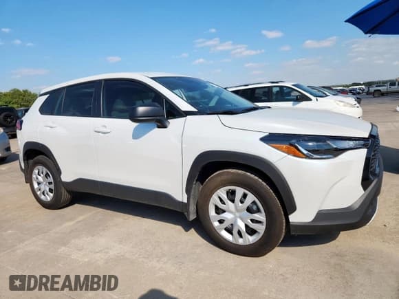 ✅ 2024 Toyota Corolla Cross L • VIN: 7MUAAAAG7RV109784 • Лот: 84626445. Опубликован ранее на Copart с пробегом 10 914 миль. Бесплатный доступ к архиву аукционных продаж из США и подробный отчёт об истории автомобиля на DreamBid. Изображение 4.