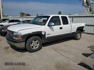 2000 Chevrolet Silverado 1500 LS with VIN 2GCEC19W4Y1343128, listed as a Copart auction lot 80375275 with 215,887 mi miles and Salvage title. Bid and sale history available at DreamBid. Image 1.