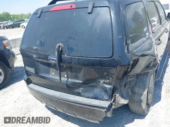 ✅ 2008 Ford Escape XLT • VIN: 1FMCU931X8KB06459 • Lot: 42055096. Listed on IAAI with 156,316 mi. Free auction sales archive from the USA and detailed vehicle history report at DreamBid. Image 6.