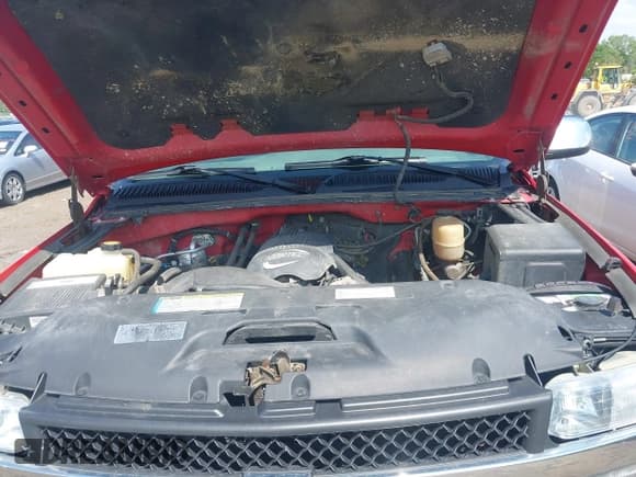 ✅ 2001 Chevrolet Silverado 2500HD LS • VIN: 1GCHK29UX1E261395 • Lot: 42430264. Wystawiony na IAAI z przebiegiem 124 307 mil. Bezpłatny archiwum sprzedaży aukcyjnych z USA i szczegółowy raport historii pojazdu na DreamBid. Zdjęcie 10.