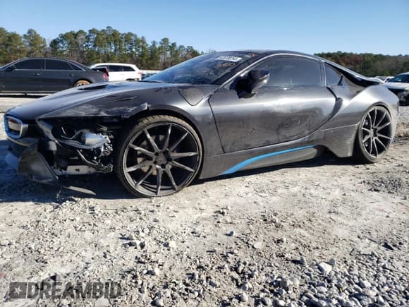 ✅ 2017 BMW i8 • VIN: WBY2Z2C59HV676414 • Лот: 42976054. Опубликован ранее на Copart с пробегом 42 464 миль. Бесплатный доступ к архиву аукционных продаж из США и подробный отчёт об истории автомобиля на DreamBid. Изображение 1.