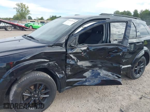 ✅ 2019 Dodge Journey SE • VIN: 3C4PDCBB8KT856896 • Lot: 43232970. Wystawiony na IAAI z przebiegiem 129 947 mil. Bezpłatny archiwum sprzedaży aukcyjnych z USA i szczegółowy raport historii pojazdu na DreamBid. Zdjęcie 6.