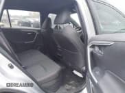 ✅ 2025 Toyota RAV4 SE • VIN: JTMCB3FV4SD274566 • Lot: 43590362. Wystawiony na IAAI z przebiegiem 4 470 mil. Bezpłatny archiwum sprzedaży aukcyjnych z USA i szczegółowy raport historii pojazdu na DreamBid. Zdjęcie 8.