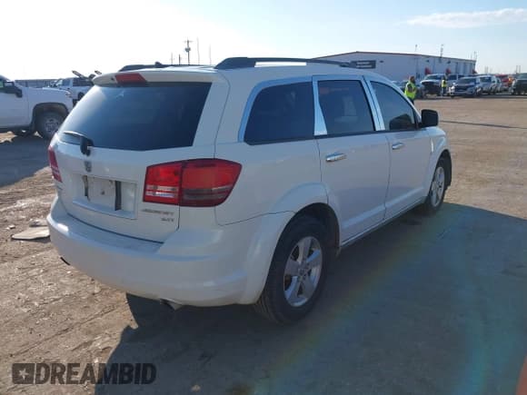 ✅ 2010 Dodge Journey SXT • VIN: 3D4PG5FV0AT147128 • Lot: 43393985. Wystawiony na IAAI z przebiegiem 122 993 mil. Bezpłatny archiwum sprzedaży aukcyjnych z USA i szczegółowy raport historii pojazdu na DreamBid. Zdjęcie 4.