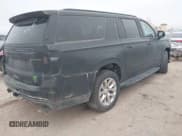 ✅ 2023 Chevrolet Suburban Premier • VIN: 1GNSKFKD7PR512440 • Lot: 43832409. Wystawiony na IAAI z przebiegiem 62 787 mil. Bezpłatny archiwum sprzedaży aukcyjnych z USA i szczegółowy raport historii pojazdu na DreamBid. Zdjęcie 4.