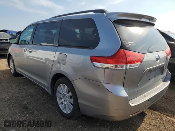 ✅ 2012 Toyota Sienna XLE • VIN: 5TDDK3DCXCS048981 • Лот: 82549645. Опубликован ранее на Copart с пробегом 250 212 миль. Бесплатный доступ к архиву аукционных продаж из США и подробный отчёт об истории автомобиля на DreamBid. Изображение 2.