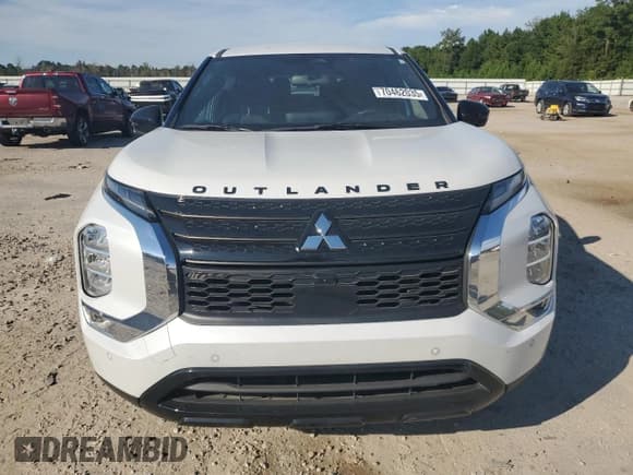 ✅ 2024 Mitsubishi Outlander SE • VIN: JA4J3VA81RZ028390 • Lot: 70462035. Listed on Copart with 17,117 mi. Free auction sales archive from the USA and detailed vehicle history report at DreamBid. Image 5.
