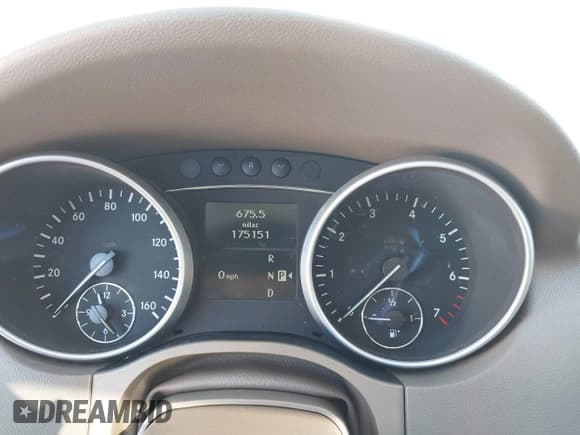 ✅ 2011 Mercedes-Benz M 350 • VIN: 4JGBB5GB7BA741827 • Lot: 43705185. Listed on IAAI with 175,151 mi. Free auction sales archive from the USA and detailed vehicle history report at DreamBid. Image 7.