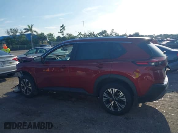 ✅ 2023 Nissan Rogue SV • VIN: 5N1BT3BA5PC942301 • Lot: 40152018. Wystawiony na IAAI z przebiegiem 12 926 mil. Bezpłatny archiwum sprzedaży aukcyjnych z USA i szczegółowy raport historii pojazdu na DreamBid. Zdjęcie 14.