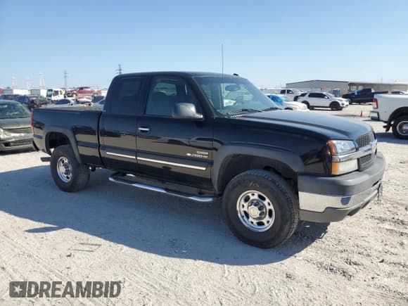 ✅ 2003 Chevrolet Silverado 2500HD LS • VIN: 1GCHC29183E114983 • Lot: 75506984. Wystawiony na Copart z przebiegiem 148 474 mil. Bezpłatny archiwum sprzedaży aukcyjnych z USA i szczegółowy raport historii pojazdu na DreamBid. Zdjęcie 4.