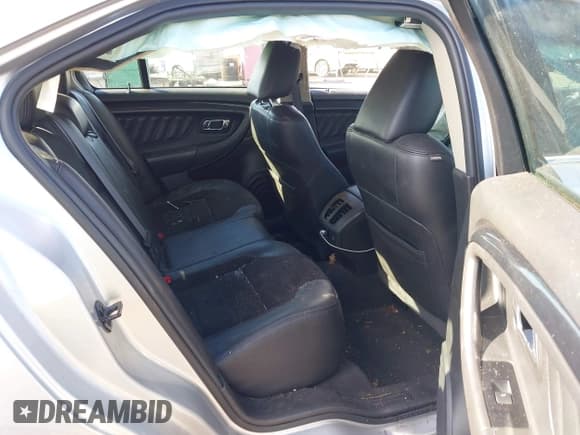 ✅ 2010 Ford Taurus SHO • VIN: 1FAHP2KT2AG103937 • Лот: 43411737. Опубликован ранее на IAAI с пробегом Не указан. Бесплатный доступ к архиву аукционных продаж из США и подробный отчёт об истории автомобиля на DreamBid. Изображение 8.