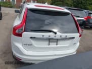 ✅ 2015 Volvo XC60 T5 • VIN: YV4612RK1F2711675 • Lot: 43194649. Wystawiony na IAAI z przebiegiem 142 012 mil. Bezpłatny archiwum sprzedaży aukcyjnych z USA i szczegółowy raport historii pojazdu na DreamBid. Zdjęcie 16.