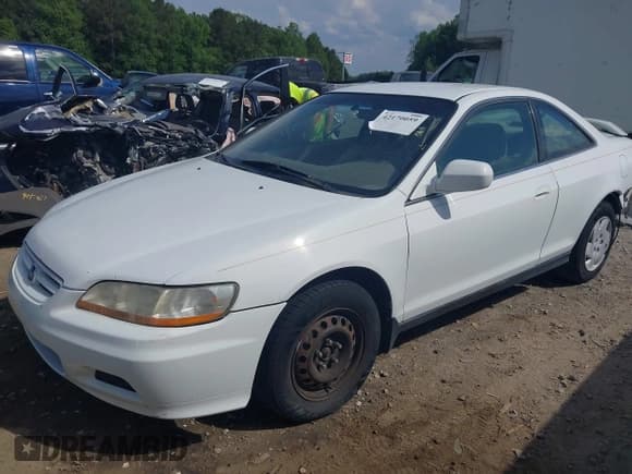 ✅ 2001 Honda Accord LX • VIN: 1HGCG22491A026050 • Лот: 42170059. Опубликован ранее на IAAI с пробегом 336 458 миль. Бесплатный доступ к архиву аукционных продаж из США и подробный отчёт об истории автомобиля на DreamBid. Изображение 2.