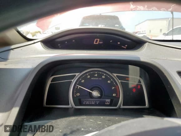 ✅ 2010 Honda Civic LX • VIN: 2HGFA1E51AH523351 • Lot: 61296725. Listed on Copart with 236,592 mi. Free auction sales archive from the USA and detailed vehicle history report at DreamBid. Image 9.