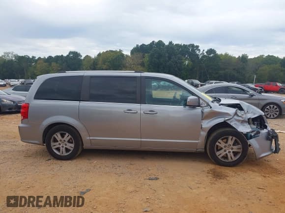 ✅ 2019 Dodge Grand Caravan SXT • VIN: 2C4RDGCG6KR776932 • Лот: 43374660. Опубликован ранее на IAAI с пробегом 164 314 миль. Бесплатный доступ к архиву аукционных продаж из США и подробный отчёт об истории автомобиля на DreamBid. Изображение 14.