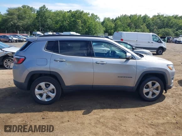 ✅ 2019 Jeep Compass Latitude • VIN: 3C4NJDBB4KT647418 • Лот: 43030266. Опубликован ранее на IAAI с пробегом 60 112 миль. Бесплатный доступ к архиву аукционных продаж из США и подробный отчёт об истории автомобиля на DreamBid. Изображение 13.