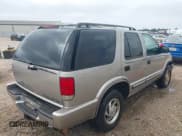 ✅ 2001 Chevrolet Blazer LT • VIN: 1GNDT13W31K189867 • Lot: 42111254. Wystawiony na IAAI z przebiegiem 151 066 mil. Bezpłatny archiwum sprzedaży aukcyjnych z USA i szczegółowy raport historii pojazdu na DreamBid. Zdjęcie 4.