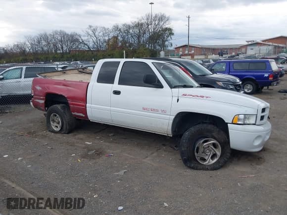 ✅ 2000 Dodge 1500 • VIN: 1B7HF13Z7YJ180746 • Lot: 43701839. Listed on IAAI with 184,249 mi. Free auction sales archive from the USA and detailed vehicle history report at DreamBid. Image 13.