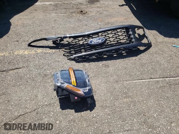 ✅ 2024 Ford F-150 STX • VIN: 1FTFW2L57RKD80127 • Lot: 80313155. Wystawiony na Copart z przebiegiem 18 271 mil. Bezpłatny archiwum sprzedaży aukcyjnych z USA i szczegółowy raport historii pojazdu na DreamBid. Zdjęcie 12.