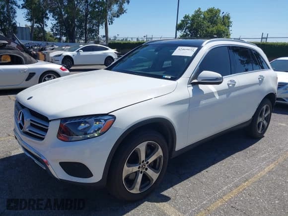 ✅ 2018 Mercedes-Benz GLC 300 • VIN: WDC0G4JB5JV074063 • Лот: 42465032. Опубликован ранее на IAAI с пробегом 96 231 миль. Бесплатный доступ к архиву аукционных продаж из США и подробный отчёт об истории автомобиля на DreamBid. Изображение 18.