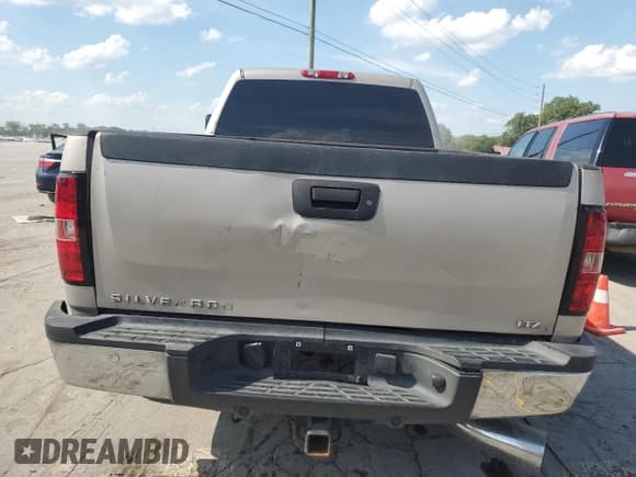 ✅ 2008 Chevrolet Silverado 2500HD LTZ • VIN: 1GCHK23638F137158 • Лот: 64662885. Опубликован ранее на Copart с пробегом 287 534 миль. Бесплатный доступ к архиву аукционных продаж из США и подробный отчёт об истории автомобиля на DreamBid. Изображение 6.