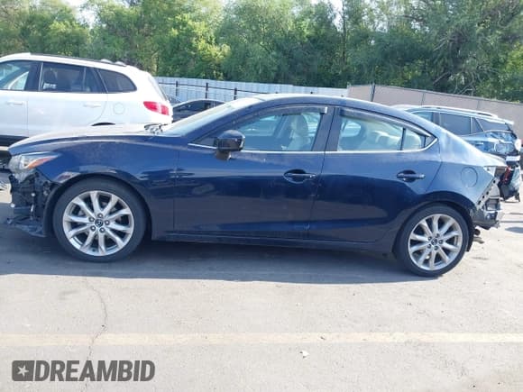 ✅ 2014 Mazda 3 S Grand Touring • VIN: JM1BM1W33E1210937 • Лот: 42747125. Опубликован ранее на IAAI с пробегом 110 205 миль. Бесплатный доступ к архиву аукционных продаж из США и подробный отчёт об истории автомобиля на DreamBid. Изображение 15.