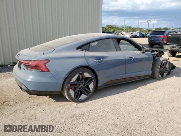 ✅ 2022 Audi RS e-tron GT • VIN: WAUAHBFWXN7900677 • Лот: 72972794. Опубликован ранее на Copart с пробегом 10 839 миль. Бесплатный доступ к архиву аукционных продаж из США и подробный отчёт об истории автомобиля на DreamBid. Изображение 3.