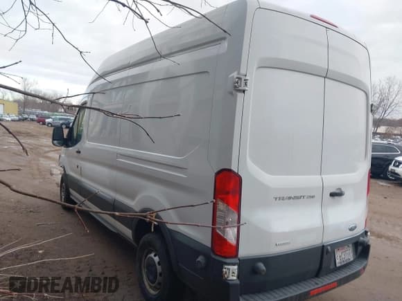 ✅ 2015 Ford Transit Cargo • VIN: 1FTNR2XG6FKB09053 • Lot: 41486394. Listed on IAAI with 175,265 mi. Free auction sales archive from the USA and detailed vehicle history report at DreamBid. Image 3.
