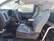 ✅ 2019 Chevrolet Colorado 2WD Work Truck • VIN: 1GCHSBEA8K1217383 • Lot: 86849385. Wystawiony na Copart z przebiegiem 107 869 mil. Bezpłatny archiwum sprzedaży aukcyjnych z USA i szczegółowy raport historii pojazdu na DreamBid. Zdjęcie 6.