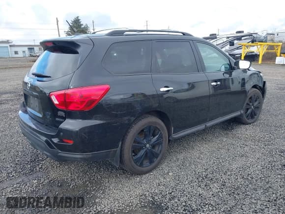 ✅ 2018 Nissan Pathfinder SL • VIN: 5N1DR2MM2JC642120 • Lot: 41806544. Listed on IAAI with 68,279 mi. Free auction sales archive from the USA and detailed vehicle history report at DreamBid. Image 4.
