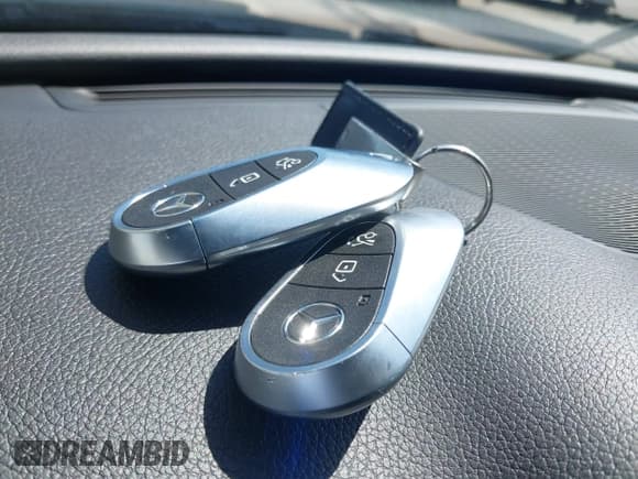 ✅ 2022 Mercedes-Benz C 300 • VIN: W1KAF4HB4NR011074 • Lot: 42077950. Wystawiony na IAAI z przebiegiem 16 438 mil. Bezpłatny archiwum sprzedaży aukcyjnych z USA i szczegółowy raport historii pojazdu na DreamBid. Zdjęcie 11.