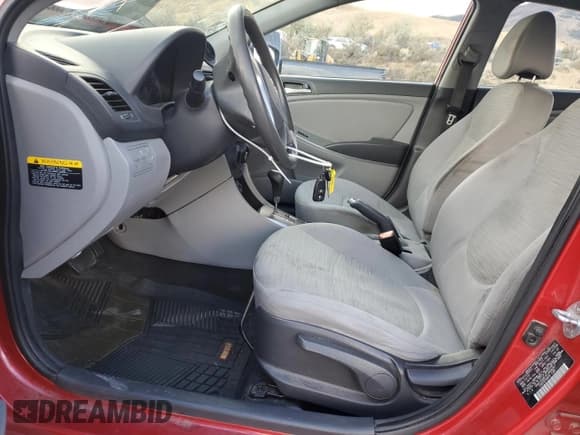 ✅ 2015 Hyundai Accent GLS • VIN: KMHCT4AE0FU898067 • Lot: 84069975. Wystawiony na Copart z przebiegiem 183 202 mil. Bezpłatny archiwum sprzedaży aukcyjnych z USA i szczegółowy raport historii pojazdu na DreamBid. Zdjęcie 7.