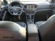 ✅ 2017 Hyundai Ioniq Limited • VIN: KMHC85LC5HU032113 • Lot: 49953695. Wystawiony na Copart z przebiegiem 93 310 mil. Bezpłatny archiwum sprzedaży aukcyjnych z USA i szczegółowy raport historii pojazdu na DreamBid. Zdjęcie 8.