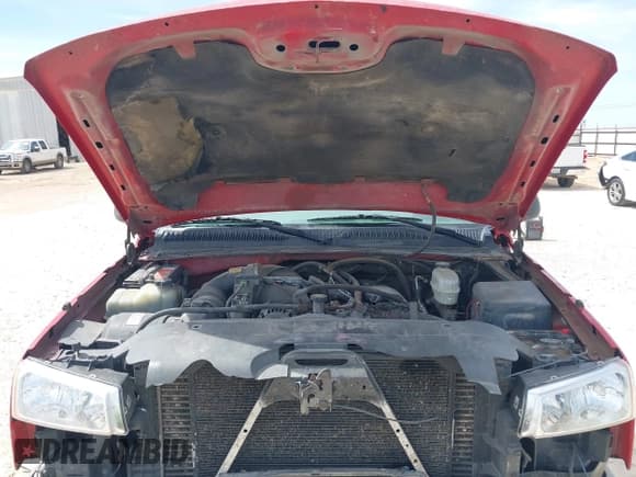 ✅ 2006 Chevrolet Silverado 2500HD LT3 • VIN: 1GCHK23D86F145400 • Lot: 42230812. Wystawiony na IAAI z przebiegiem 513 221 mil. Bezpłatny archiwum sprzedaży aukcyjnych z USA i szczegółowy raport historii pojazdu na DreamBid. Zdjęcie 10.