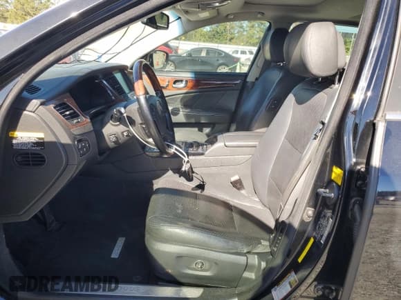 ✅ 2015 Hyundai Equus Signature • VIN: KMHGH4JH6FU096832 • Lot: 86265525. Listed on Copart with 173,206 mi. Free auction sales archive from the USA and detailed vehicle history report at DreamBid. Image 7.