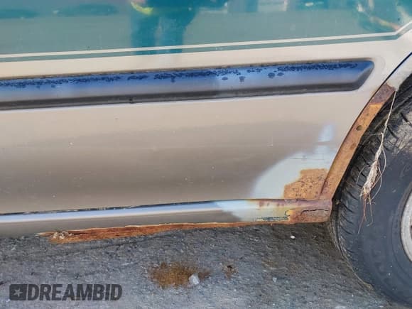 ✅ 1996 Subaru Legacy Outback • VIN: 4S3BG4850T6371883 • Лот: 43745009. Опубликован ранее на IAAI с пробегом 140 388 миль. Бесплатный доступ к архиву аукционных продаж из США и подробный отчёт об истории автомобиля на DreamBid. Изображение 6.