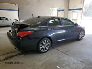 2013 Hyundai Sonata SE z VIN 5NPEC4AC4DH538044, wystawiony jako Copart lot #82606485 z przebiegiem 186 482 mil mil oraz Szkoda całkowita • Salvage title. Historia ofert i sprzedaży dostępna na DreamBid. Obrazek 3.