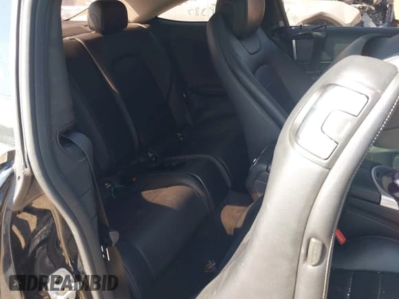 ✅ 2017 Mercedes-Benz C 300 • VIN: WDDWJ4KB4HF416290 • Lot: 43736646. Wystawiony na IAAI z przebiegiem 88 412 mil. Bezpłatny archiwum sprzedaży aukcyjnych z USA i szczegółowy raport historii pojazdu na DreamBid. Zdjęcie 8.