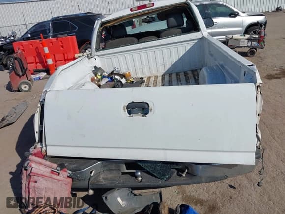 ✅ 2005 Chevrolet Silverado 1500 Work Truck • VIN: 1GCEC14X25Z150169 • Лот: 43338704. Опубликован ранее на IAAI с пробегом Не указан. Бесплатный доступ к архиву аукционных продаж из США и подробный отчёт об истории автомобиля на DreamBid. Изображение 17.