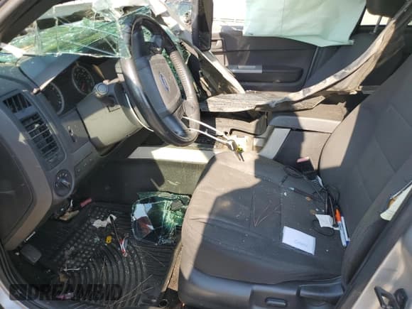 ✅ 2011 Ford Escape XLT • VIN: 1FMCU0DG6BKA73398 • Лот: 66379885. Опубликован ранее на Copart с пробегом Не указан. Бесплатный доступ к архиву аукционных продаж из США и подробный отчёт об истории автомобиля на DreamBid. Изображение 7.